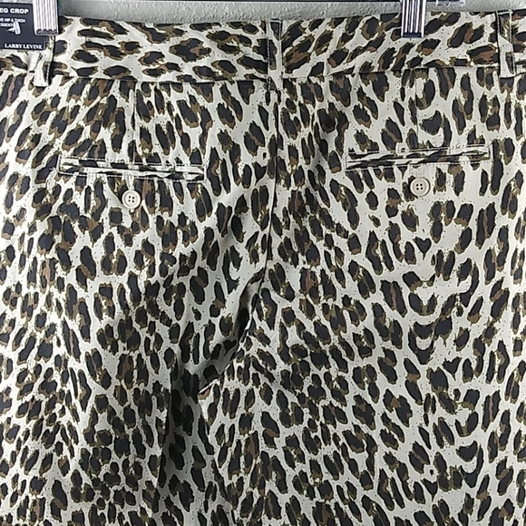 Larry Levine Natural Leopard Print Mid Rise Cuff Hem Slim Leg Cropped Pant - Picture 12 of 15